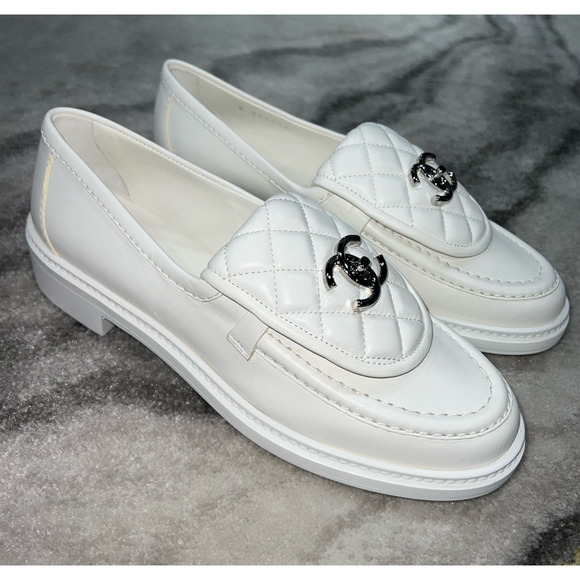 Chanel 22P White Quilted Flap Turnlock CC Logo Mule Slip On Flat Loafer 37 - Picture 4 of 12